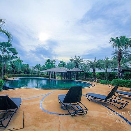 Taman Resort Фитсанулок Екстериор снимка