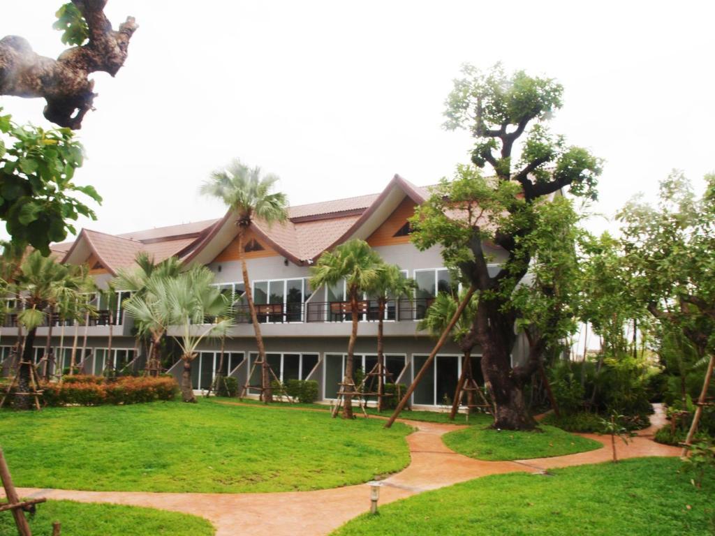Taman Resort Фитсанулок Екстериор снимка