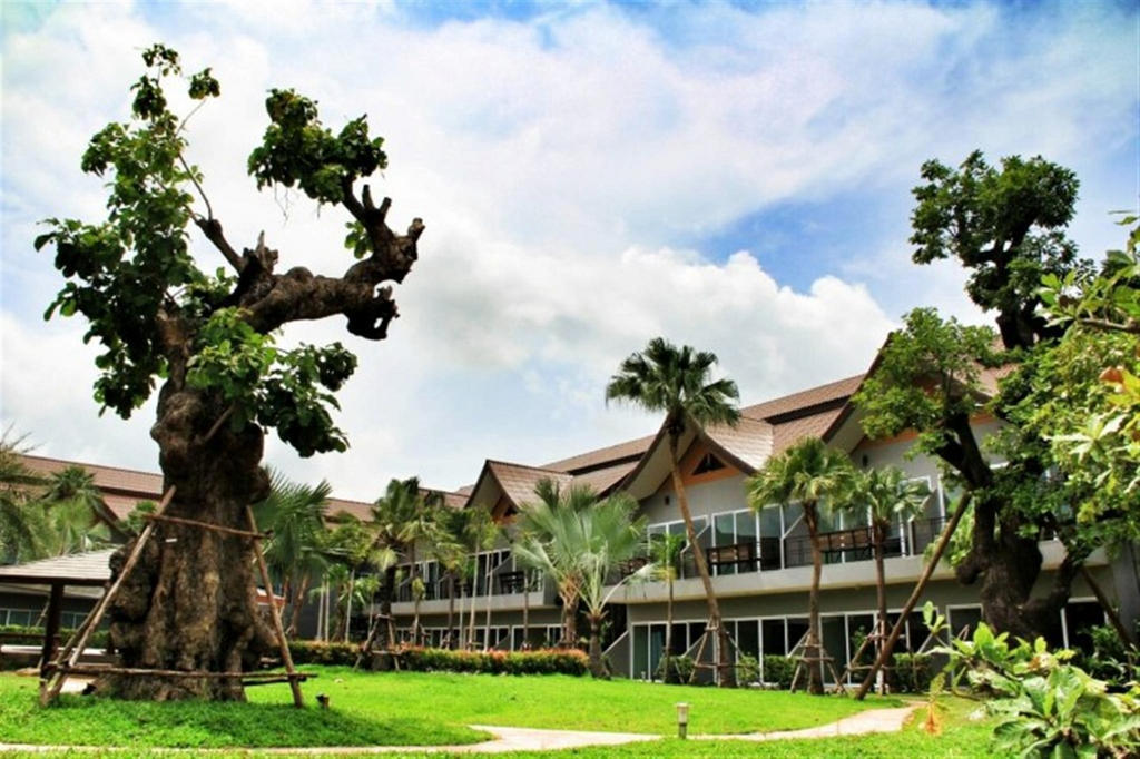 Taman Resort Фитсанулок Екстериор снимка