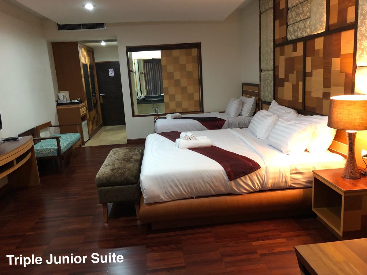 Taman Resort Фитсанулок Екстериор снимка