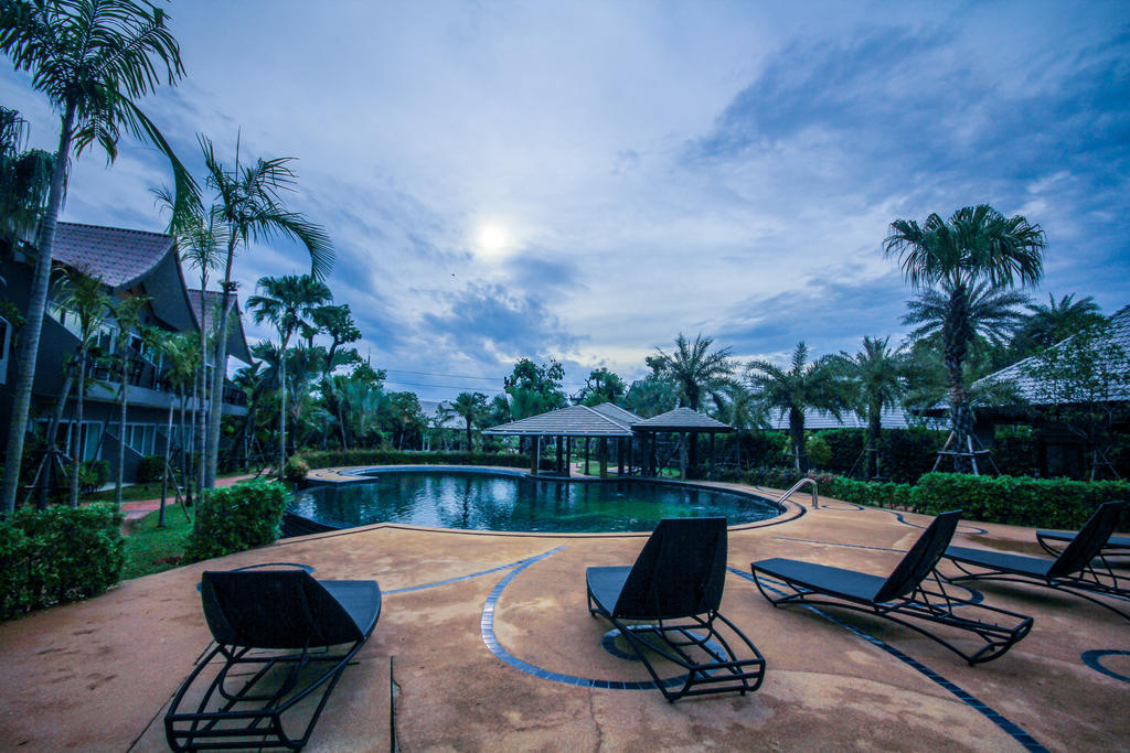 Taman Resort Фитсанулок Екстериор снимка